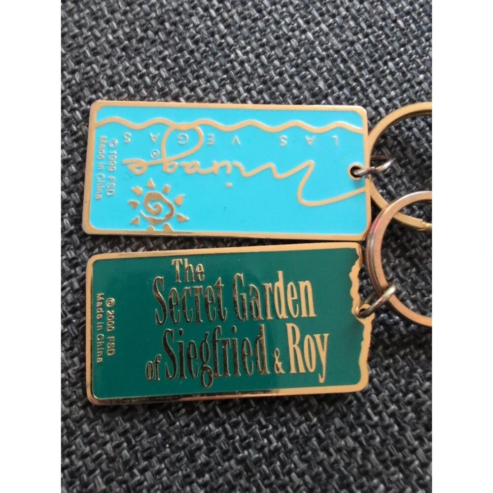 VTG 1999/2000 Siegfried & Roy, The Mirage Key Chains, Name Tags 